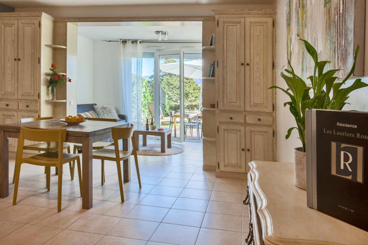 Mare Avec Jardin Et Bbq Vue Et Montagne Et Port A 2 Pas Apartment