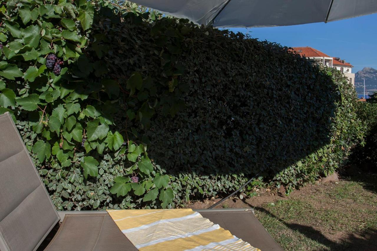 Mare Avec Jardin Et Bbq Vue Et Montagne Et Port A 2 Pas